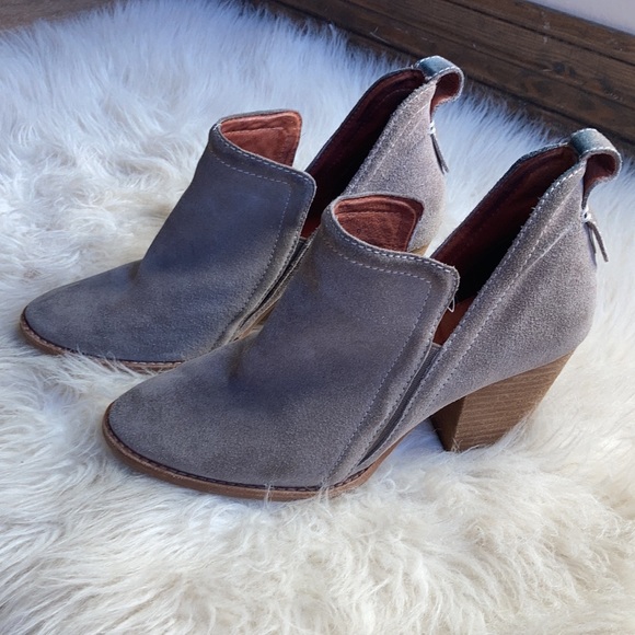 Jeffrey Campbell Rosalee Bootie taupe gray suede - Picture 6 of 7